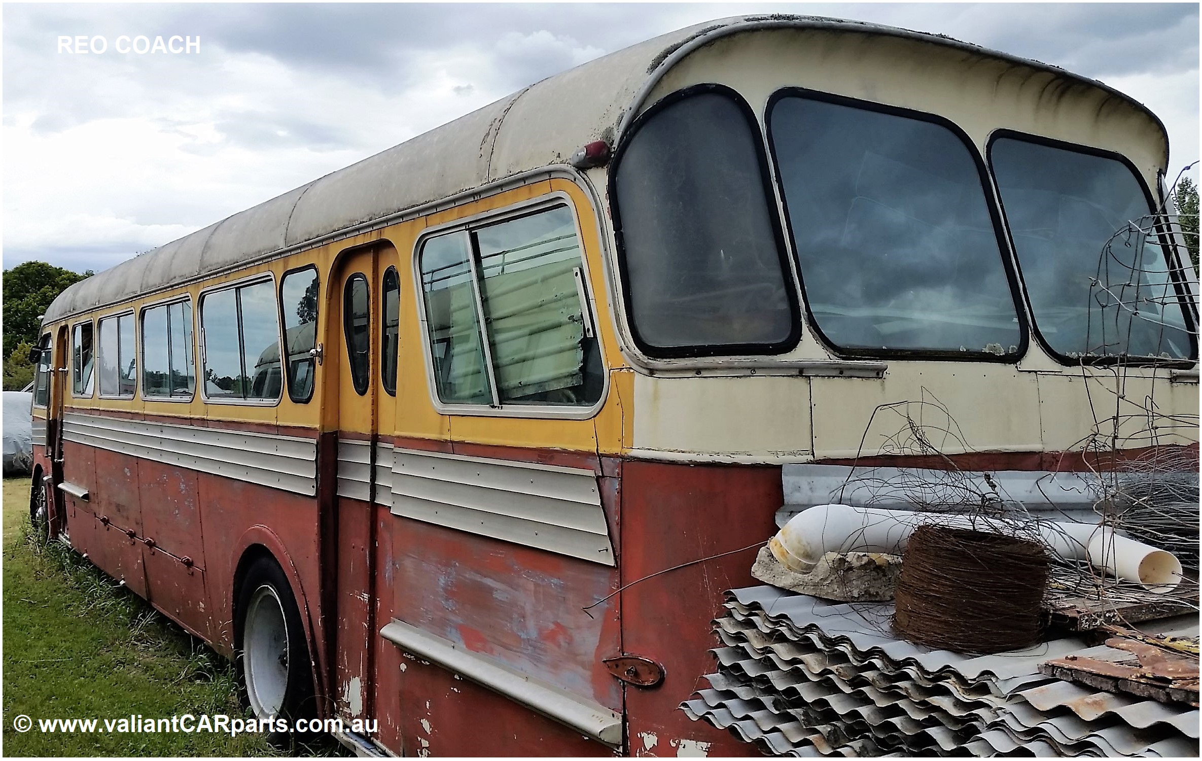 1960s_vintage_REO_gold_comet_Ryde_Coach_Bus_for_sale_nsw_australia-LHR