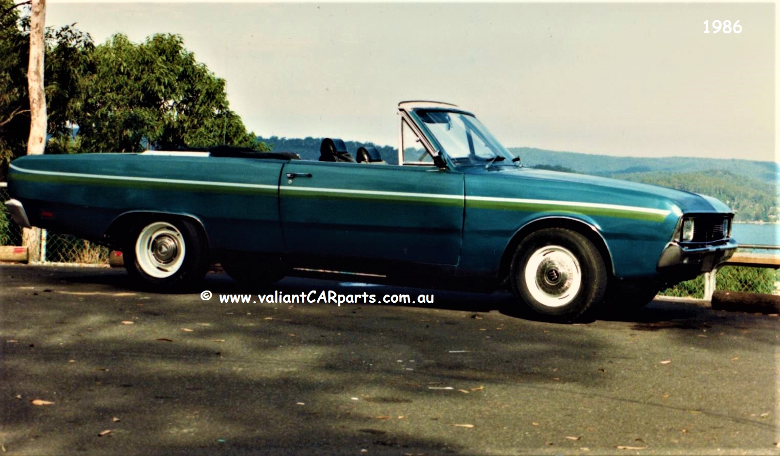Chrysler_Valiant_VG_Stirling_Moss_Special_Convertible_1986