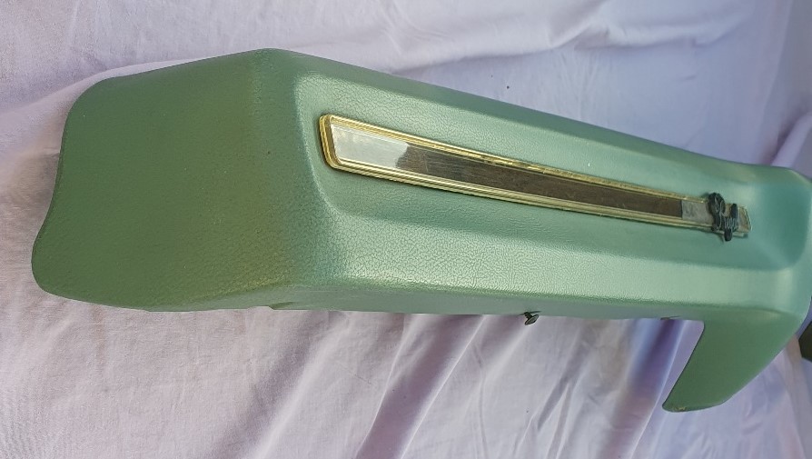 Chrysler_Valiant_VK_CL_CM_dash_pad_crash_pad_Teal_green_(5)