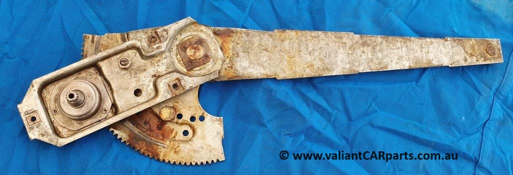Chrysler_valiant_VF_VG_2_door_hardtop_coupe_RH_drivers_door_window_glass_regulator_(1)