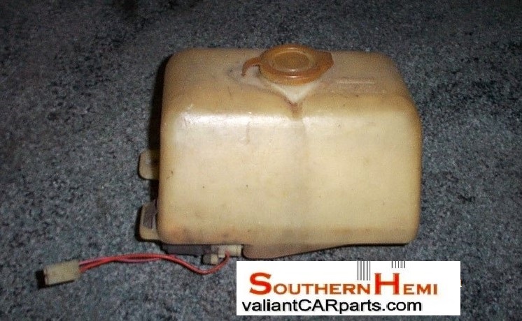 Dodge_D5N_Truck_windscreen_WIPER_WASHER_BOTTLE__Pump_motor