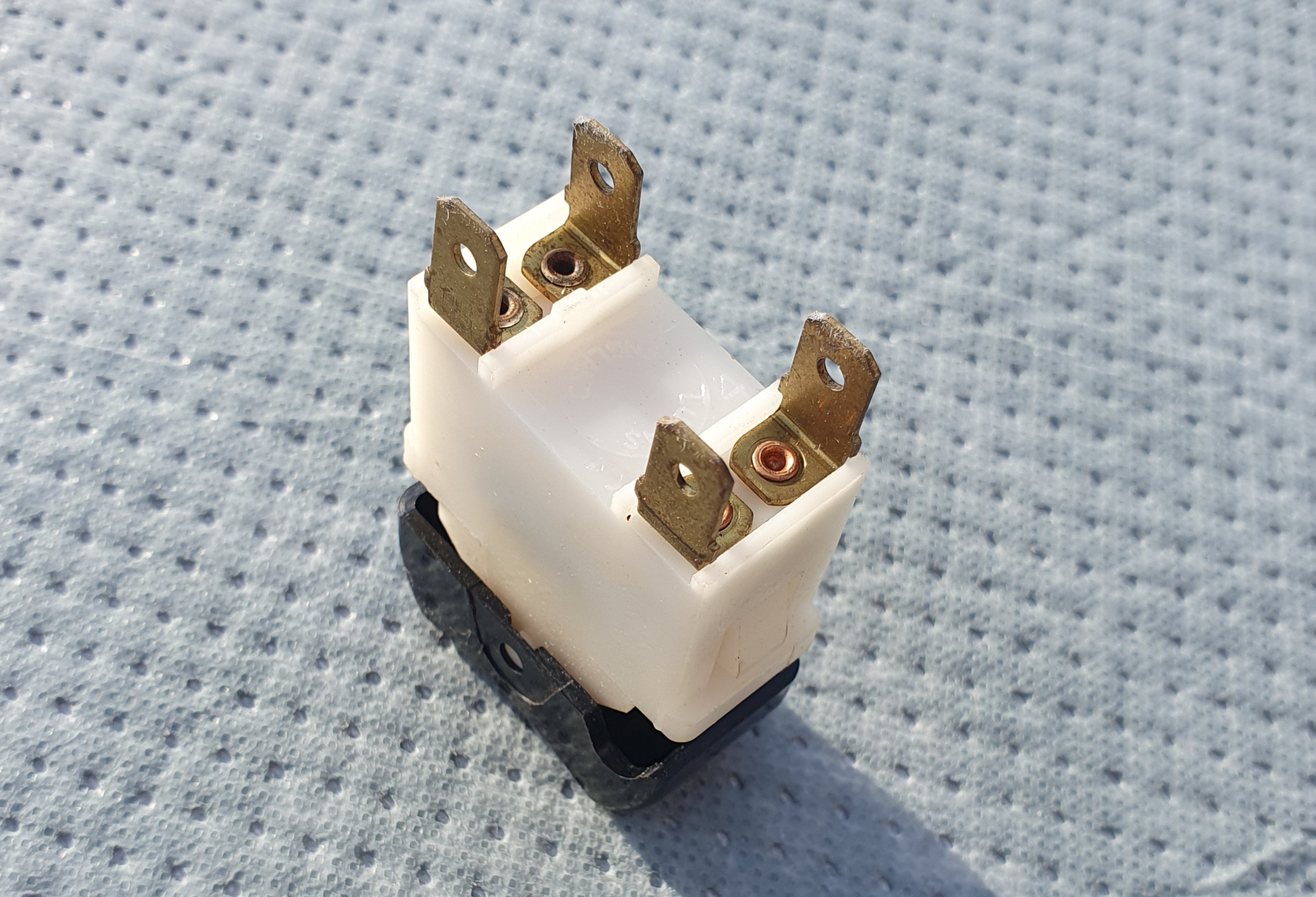 Hillman_Hunter_GT-660_Headlight_switch_toggle_genuine_NOS_(3)