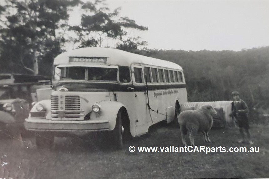 Jeff_Andersen_1972_REO_Gold_Comet_Bus-Erina_Heights_NSW_farm_-_Copy