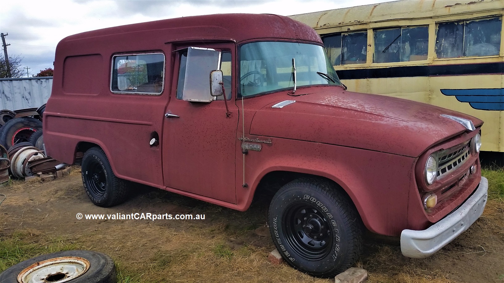 Jeff_Andersens_Australian_1972_International_Harvester_C1200_IH_Van