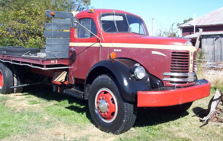 Jeffs_1954_F22-R_Gold_Comet_Truck_2006