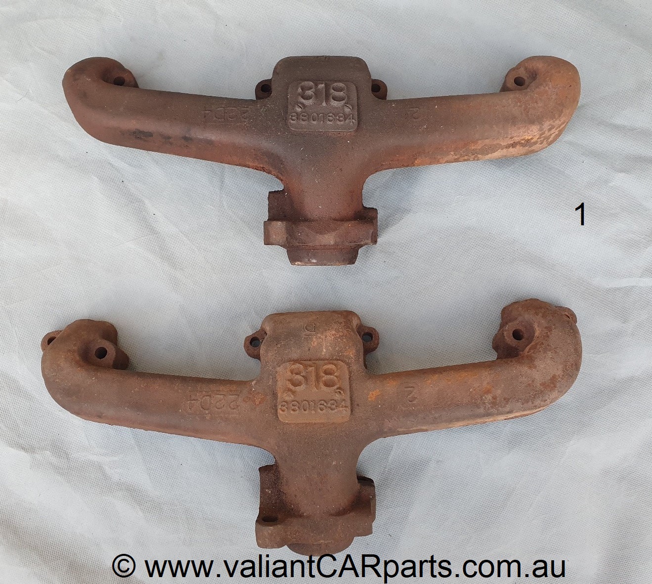 Valiant_Dodge_318_exhaust_manifolds_(2)