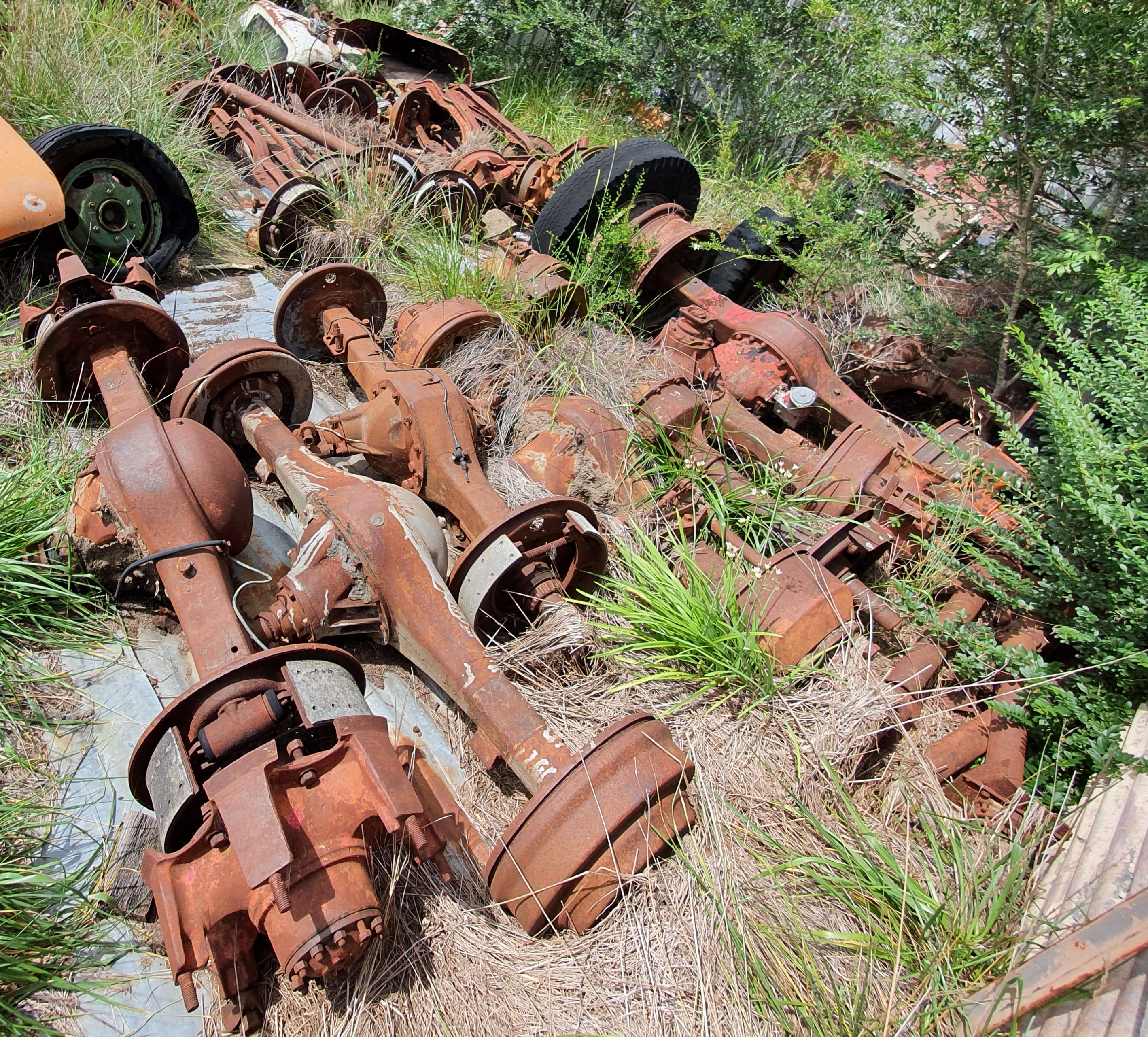 vintage_reo_truck_bus_wheels_tyres_car_parts_for_sale_australia_axles_diffs_panels_speedwagon_(54)