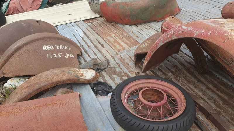 vintage_reo_truck_bus_wheels_tyres_rat_rod_car_parts_for_sale_australia_panels_speedwagon-2