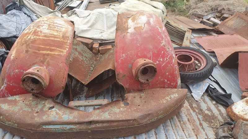 vintage_reo_truck_bus_wheels_tyres_rat_rod_car_parts_for_sale_australia_panels_speedwagon